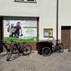 Es tut sich eine ganze Menge auf dem Dorfplatz