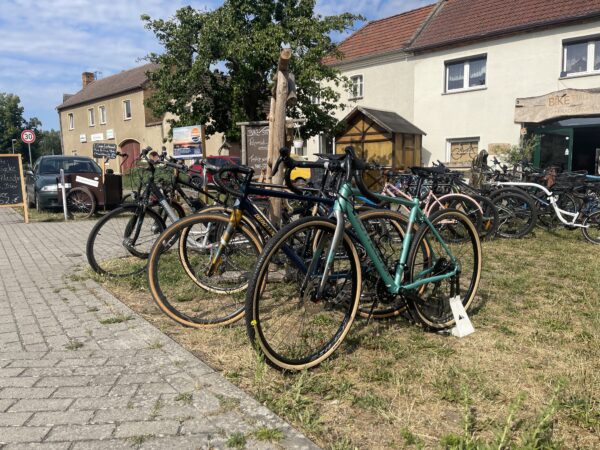 Bike Stadl Fahrradvermietung Verleih Gravel Bike Rennrad Senftenberger See Dorfplatz 40