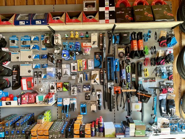 Bike Stadl Fahrradvermietung Verkauf Schläuche Reifen Zubehör Teile Pedalen Schlösser Ketten