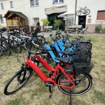 Farbenfrohe E-Bikes jetzt an drei weiteren Standorten Farbenfrohe E-Bikes jetzt an drei weiteren Standorten