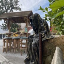 Der Wächter der Zeit – eine ganz besondere Figur bei uns am Bike Stadl Der Wächter der Zeit – eine ganz besondere Figur bei uns am Bike Stadl